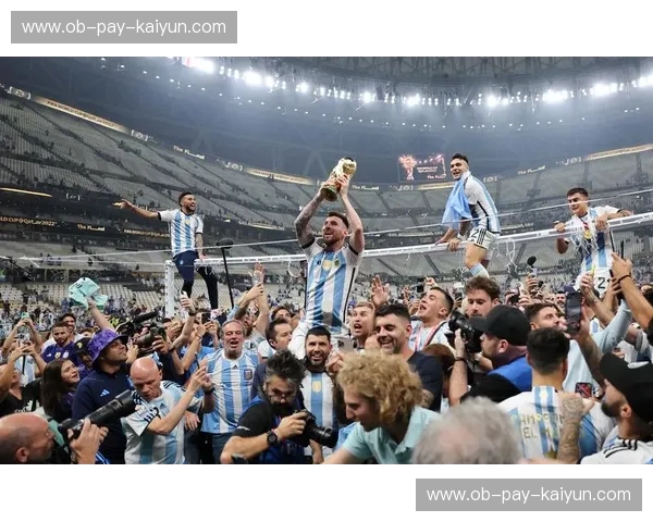 卢塞尔的至暗与黎明：阿根廷vs荷兰，那场拨动世界脉搏的十二码审判